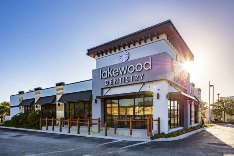 The exterior of Lakewood Dentistry in Jacksonville, Florida